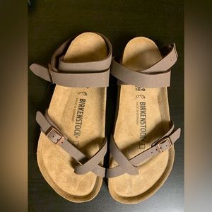 Birkenstock Yara in Mocha Size 39 brand new